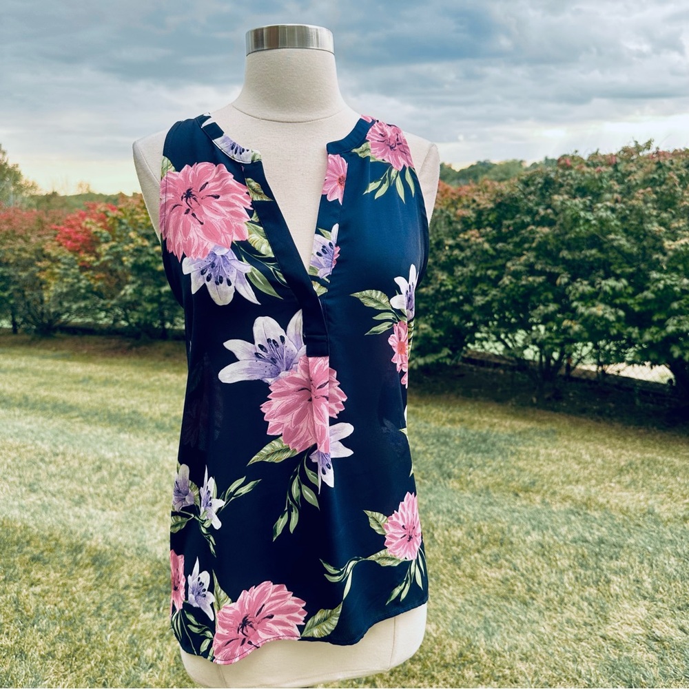 Carolina Belle Montreal Floral print sleeveless blouse size M
